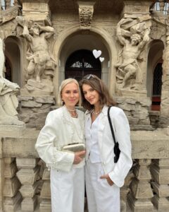 Mariana Prachařová Instagram - “on Thursdays we wear white”🤍💃🏼