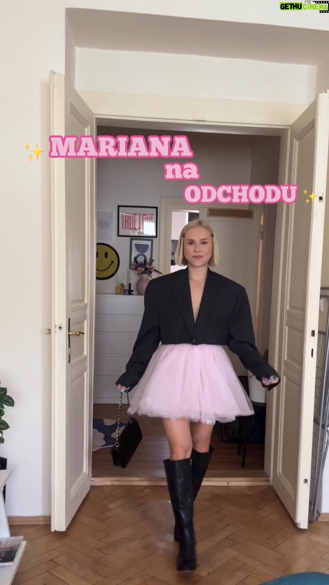 Mariana Prachařová Instagram - Tak jaký outfit vás baví nejvíc? #MarianaNaOdchodu 🚶🏼♀️ #outfit #ootd #outfitinspiration #outfitoftheday #prague #outfitideas #outfitinspo #hm #lindex #asos #zara #oysho #tommyjeans #zara #uniqlo #oversizedoutfit #adidasoriginals #adidasgazelle #adidasgazellepink #trendyol #trendyolcz #adidasjacket #tulleeskirt #leopardvest #oversizedblazer