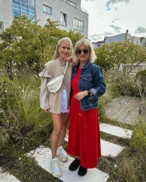 Mariana Prachařová Instagram - Všechno nejkrásnější všem ženám ke Dni matek! 
Jste hrdinky a máte můj obdiv.
A ten největší má ta moje🩷

Děkuju za to, že jí mám!