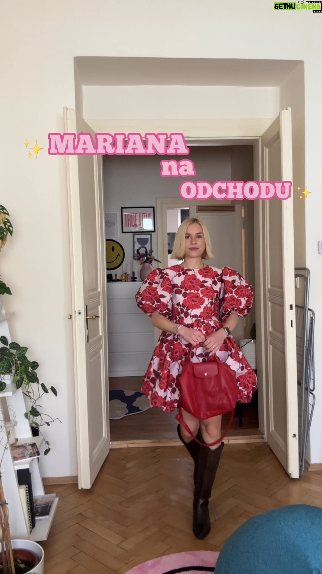 Mariana Prachařová Instagram - Tak jaký outfit vás baví nejvíc? #MarianaNaOdchodu 🚶🏼♀️ #outfit #ootd #outfitinspiration #outfitoftheday #prague #outfitideas #outfitinspo #hm #lindex #asos #zara #oysho #tommyjeans #zara #uniqlo #oversizedoutfit #oversizeddress #springoutfit #springoutfits #adidasoriginals #adicolor