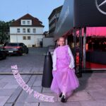 Mariana Prachařová Instagram - Moc děkuju i letos za pozvání na @mbpfw💃🏼 Tohle je mix z prvního dne a zahajovací akce ELLE GALA, kde měli přehlídky Liběna Rochová, Martina Spetlova, Michael Kovacik, Miro Sabo, Nehera a On the boat. Letos se to koná v Tyršově domě a prostory pro přehlídky tam jsou myslim moc zajímavý. P.S. Poslední fotku nazývám zázrakem, protože je to momentka a ty já mívám většinou nepoužitelný. Takže veliký děkuju ještě jednou @zorkahejdova za zachycení vzácného okamžiku, kdy vypadám celkem sofistikovaně a nemám u toho pusu dokořán nebo zavřený oči😄
