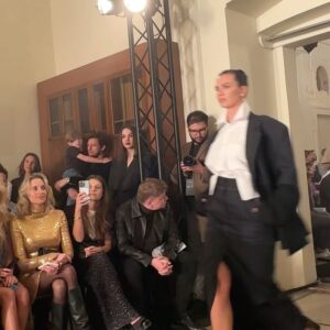 Mariana Prachařová Instagram - Moc děkuju i letos za pozvání na @mbpfw💃🏼
Tohle je mix z prvního dne a zahajovací akce ELLE GALA, kde měli přehlídky Liběna Rochová, Martina Spetlova, Michael Kovacik, Miro Sabo, Nehera a On the boat. Letos se to koná v Tyršově domě a prostory pro přehlídky tam jsou myslim moc zajímavý.

P.S. Poslední fotku nazývám zázrakem, protože je to momentka a ty já mívám většinou nepoužitelný. Takže veliký děkuju ještě jednou @zorkahejdova za zachycení vzácného okamžiku, kdy vypadám celkem sofistikovaně a nemám u toho pusu dokořán nebo zavřený oči😄