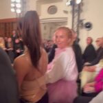 Mariana Prachařová Instagram - Moc děkuju i letos za pozvání na @mbpfw💃🏼 Tohle je mix z prvního dne a zahajovací akce ELLE GALA, kde měli přehlídky Liběna Rochová, Martina Spetlova, Michael Kovacik, Miro Sabo, Nehera a On the boat. Letos se to koná v Tyršově domě a prostory pro přehlídky tam jsou myslim moc zajímavý. P.S. Poslední fotku nazývám zázrakem, protože je to momentka a ty já mívám většinou nepoužitelný. Takže veliký děkuju ještě jednou @zorkahejdova za zachycení vzácného okamžiku, kdy vypadám celkem sofistikovaně a nemám u toho pusu dokořán nebo zavřený oči😄