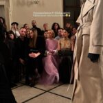 Mariana Prachařová Instagram - Moc děkuju i letos za pozvání na @mbpfw💃🏼 Tohle je mix z prvního dne a zahajovací akce ELLE GALA, kde měli přehlídky Liběna Rochová, Martina Spetlova, Michael Kovacik, Miro Sabo, Nehera a On the boat. Letos se to koná v Tyršově domě a prostory pro přehlídky tam jsou myslim moc zajímavý. P.S. Poslední fotku nazývám zázrakem, protože je to momentka a ty já mívám většinou nepoužitelný. Takže veliký děkuju ještě jednou @zorkahejdova za zachycení vzácného okamžiku, kdy vypadám celkem sofistikovaně a nemám u toho pusu dokořán nebo zavřený oči😄