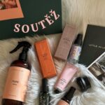 Mariana Prachařová Instagram - SOUTĚŽ UKONČENA!🧡 Nedávno jsem vám tu ukazovala balíček s kosmetikou od @littlebiglab_cz a říkala jsem si, že bych takovej chtěla i pro vás. No a tak jsme se spojili a připravili must-have balíček, o kterej teď můžete soutěžit. A nebude jen jeden. Výherce dostane dva a druhý tak může někomu darovat a udělat radost dál. V balíčku najdete moje fav produkty: -Hydratační krém na ruce FORGET ME NOT -Přírodní čistič na povrchy bez chloru a s nádhernou vůní pudru, která zůstane celý den. -Svěží sprej na nohy pro prevenci a zdraví. -Dezinfekci na ruce, která nelepí, nepálí a nádherně voní. Podmínky jsou: 1.) Sledujte profil @littlebiglab_cz a můj 2.) Označte v komentáři toho, komu byste darovali druhý balíček V neděli vyhlásím jednoho výherce! Tak hodně štěstí✨