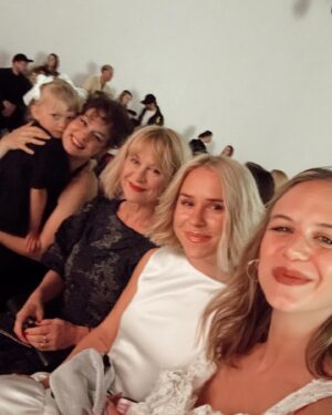 Mariana Prachařová Instagram - marriage story🤍
written by: sám život
directed by: Dana Batulková
costume designer: Martin Kohout 
Cast: Natálie Šebková, Mariana Prachařová, Dana Batulková a další…
location: Strahov
V českém znění…
