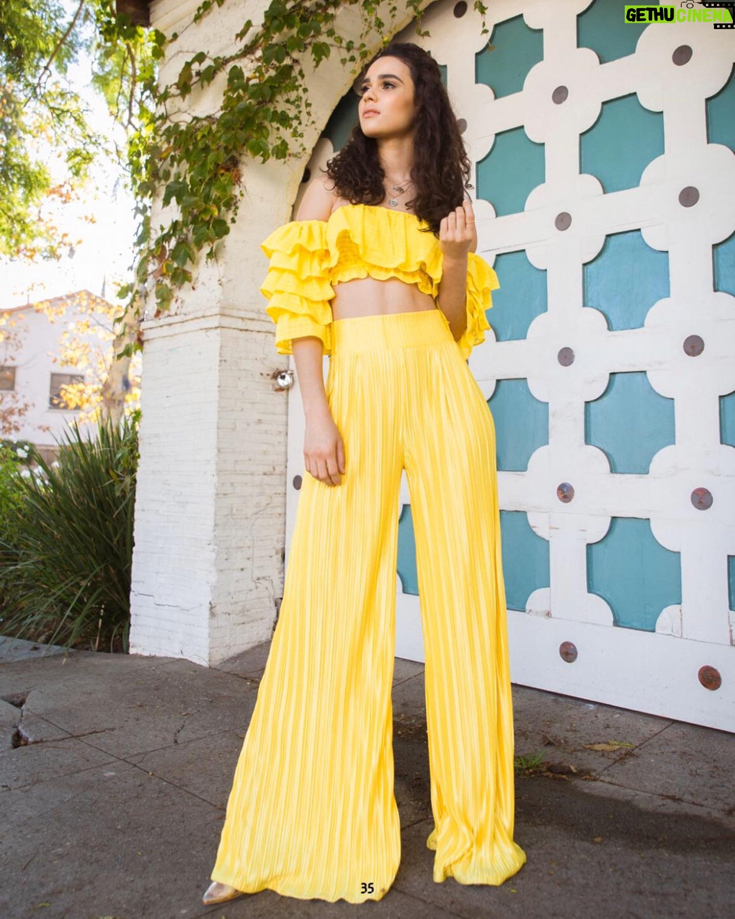 Marianly Tejada Instagram - 2/2 Spring ‘20 issue of @themudmag story @hectorgtzname photos @rachpalumbo makeup and hair @kaylewilliams1 wearing @mimitrandesign