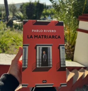 Maribel Verdú Instagram - Este libro es 🙈🙈 
@pabloriveroficial se supera en cada nueva novela. Y yo lo celebro hoy en el #diadellibro 
 
Vuelve a demostrarnos que la crueldad y la falta de empatía del ser humano está cada día más arraigada en nuestra sociedad.

#lamatriarca 
#lavidaesmuycortaparaleerlibrosmalos 
#felizdiadellibro 
#leer 🥳🤓