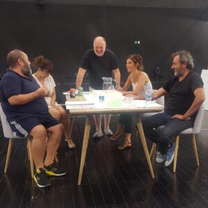 Maribel Verdú Instagram - #felizdiadelteatro 
#diamundialdelteatro 
#invencible mi última función.
Trabajaría cada día con ellos. Pero afortunadamente no los tengo solo en las tablas, forman parte muy importante de mi vida.
@nataliaverbeke 
@jorgecalvo_oficial 
@jorgeboschactor 
@castropilarcordero