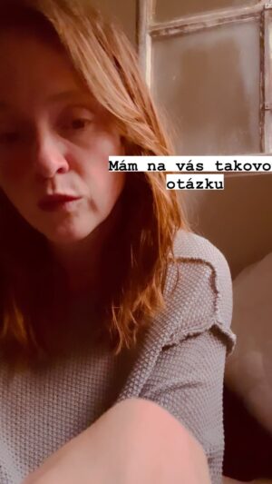 Marie Doležalová Instagram - Díky mojí spolupráci s kalhotkama Snuggs si píšu s hodně z vás o vašich předsudcích, více o tom dneska ve stories, zároveň se každý měsíc můžu zamyslet nad menstruací jako takovou. Věděli jste, že muži si myslí, že jsme kvůli ní jednou za měsíc bezdůvodně nas..štvané? Že vůbec netuší, že nás to ve skutečnosti štve většinou celý měsíc, ale jen jednou za celou dobu se tomu těžko brání? P.S.: Snugginy nezabrání našim mužům mít blbý hlášky, nicméně jinak opravdu přispívají rodinný pohodě. Jop! P.S.: To ambasádorství beru hodně osobně, každou z vás, kterou jsem zlomila použít minule kódík, beru v potaz. Tady je znovu pro ty, co jste mi psaly, že jste to nestihly: MARIE15. Platí do 9.září! #spoluprace @snuggs.cz