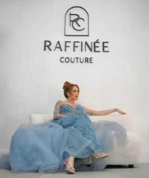 Marie Garet Instagram - 📍Montpellier.

📸 : Panasonic Lumix GH6   Olympus 12-40mm f/2.8 pro.

Mannequin : @marie_garetoff
Robe : @raffineecoutureofficial

#robesdesoiree #montpellier #modemontpellier #modelsshoot #robessurmesures #jeancape #photographeetvideaste