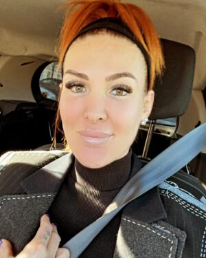 Marie Garet Instagram - J’ai vécu mille vies en une seule, avec une multitude de hauts et de bas, mais pour rien au monde je souhaiterais qu’elle soit différente.
Je vous retrouve très vite parce que, à vous mes followers, ma communauté je vous dois la vérité.
Merci pour votre soutien et votre amour depuis toutes ces années 🙏🏻❤️
#noelamontpellier #bientotjusticeserafaite #bientotanouveauledroitdeparole
Veste capsule @zara 
Combinaison @zara 
Sneakers @lacoste 
Bandeau @bershka