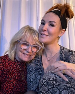 Marie Garet Instagram - Joyeux Noël à toutes et à tous, j’espère que vous avez pleinement profité de la présence et de l’amour de vos proches ❤️