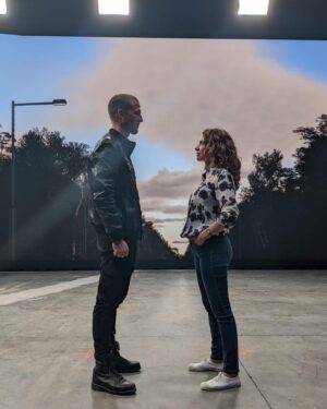 Marie Hennerez Instagram - Dès ce soir, commence la dernière intrigue pour cette chère Léa Nebout.
Et il va encore lui arriver des bricoles !

En compagnie de @dom.engel aussi brutal en fiction que doux dans la vie. 

Encore merci @pblvofficiel @france3 
⚡️🔥⚡️