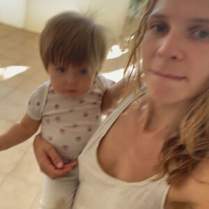 Marie Hennerez Instagram - Bribes d’été ⛱️