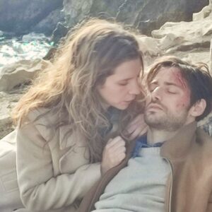 Marie Hennerez Instagram - En (très !) mauvaise posture avec @jeremycharvet 
Aujourd’hui dans @pblvofficiel sur @tf1 @tfxtv @tf1plus