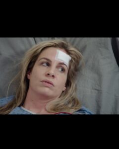 Marie-Lyne Joncas Instagram - Aye! Tourner sur Stat m’a redonné la piqûre du jeu! Tourner avec d’aussi bons acteurs/actrices et se sentir accueillie et appréciée, c’est tellement valorisant! On est chanceux d’avoir, au Québec, de l’aussi bonne TV avec si peu de moyens! Merci @mariealabbe d’avoir pensé à moi pour ce rôle aussi complexe et attachant! « Je pense que tu es capable de jouer une fille qui mange un calorifère et être crédible » J’ai tout donné! 😂 Merci à ma grande amie @genny_schmidt d’avoir pris le temps de me dire que je la touchais et que je faisais la bonne affaire. Merci à @thestephanerousseau avec qui je fais des jokes de caca d’habitude mais avec qui j’ai ressenti des belles affaires en jouant avec lui! T’es un bijou d’être humain mais aussi un acteur généreux et doux! @suzanne_clement j’ai rien d’autre à dire que: J’ai joué avec fucking SOPHIE PAQUIN MAN! T’es une Coliss de vraie je capote sur toi! Et tous les autres, ♥️♥️♥️! Cette production est remplie de gens vaillants et gentils et beaux et drôles! Beau trip, belles rencontres! Le futur me parle et me dit: t’es capable de chier du métal pis être crédible? Pourquoi tu ne jouerais pas plus? STAY TUNED! ♥️💪🏻