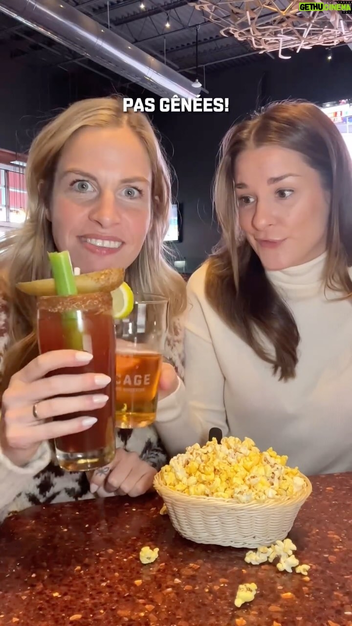 Marie-Lyne Joncas Instagram - @marielynejoncas et @evogabo se prennent de nouveau pour les propriétaires. Résultat? Des promos hebdos - Spécial 40e anniversaire. Ça nous apprendra à leur laisser le contrôle 🥸 En prime 👉 cumule tes chances pour remporter un crédit voyage de 10 000 $ offert par Air Transat. Détails dans l’appli. *Jusqu’au 6 février. Offres exclusives aux membres Club Cage.