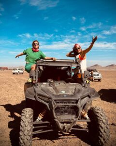 Marie-Lyne Joncas Instagram - 850 km plus loin, mission accomplie! Nous sommes officiellement des ROSES DES SABLES! What a ride! Quel défi! 💪🏻