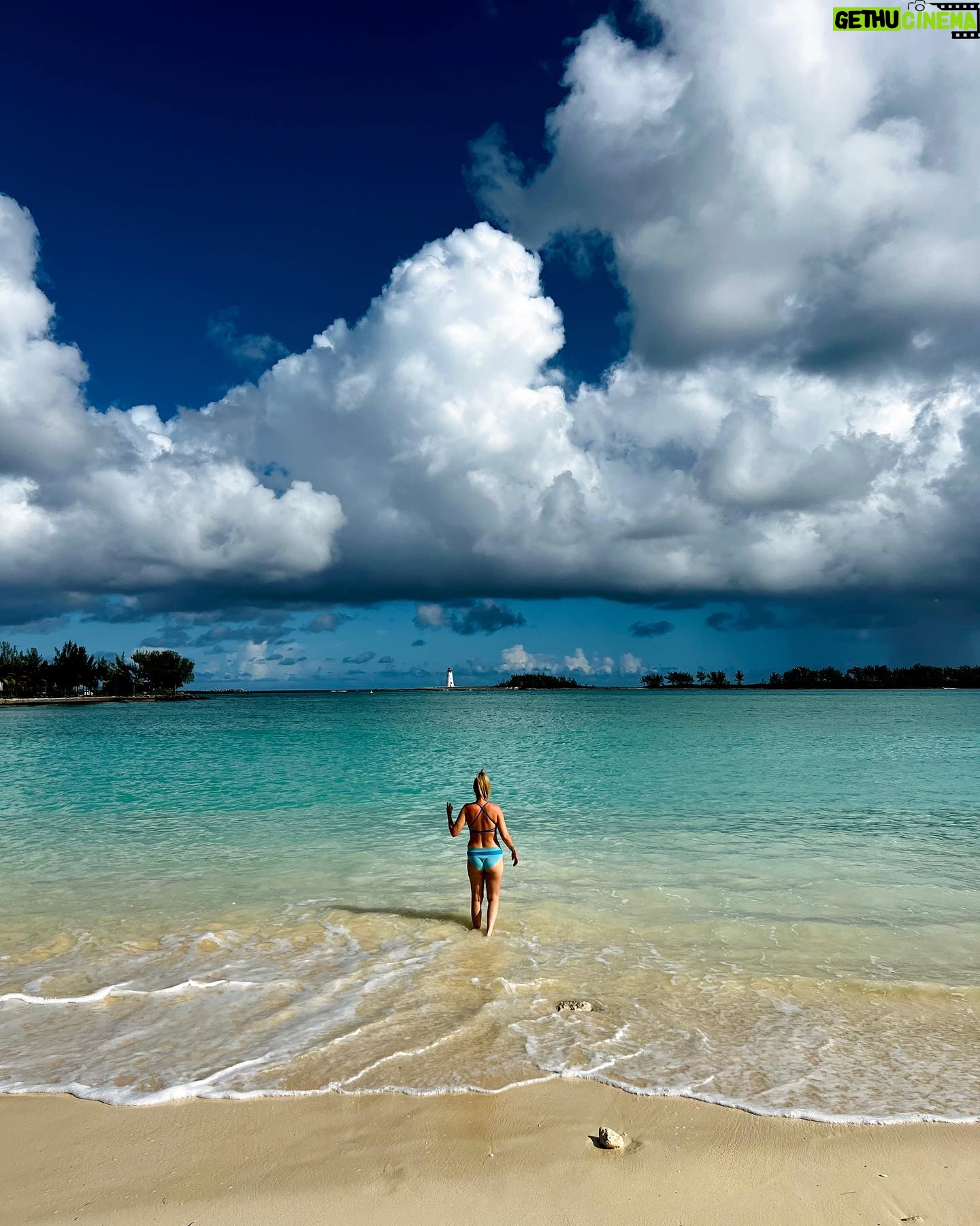 Marie-Lyne Joncas Instagram - Bahamas ou quoi?