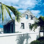 Marie-Lyne Joncas Instagram – Marcher seule à Nassau et prendre quelques clichés!
Voir du beau dans tout!