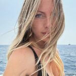 Marie-Mai Instagram – 🌊 🧜🏻‍♀️