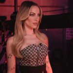 Marie-Mai Instagram - Ça sent les derniers milles pour nos célébrités! Déjà?!?!?? Mais je vous assure que RIEN est n’encore joué. Les prochaines semaines seront INTENSES, pour le moindre!!! Manquez pas le show de dimanche pour savoir QUI sera sur le bloc, qui partira ET qui sera la prochaine patronne!🔋🔋🔋 @bigbrothercelebrites @noovo.ca