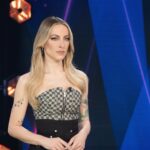 Marie-Mai Instagram - Ça sent les derniers milles pour nos célébrités! Déjà?!?!?? Mais je vous assure que RIEN est n’encore joué. Les prochaines semaines seront INTENSES, pour le moindre!!! Manquez pas le show de dimanche pour savoir QUI sera sur le bloc, qui partira ET qui sera la prochaine patronne!🔋🔋🔋 @bigbrothercelebrites @noovo.ca