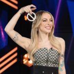 Marie-Mai Instagram - Ça sent les derniers milles pour nos célébrités! Déjà?!?!?? Mais je vous assure que RIEN est n’encore joué. Les prochaines semaines seront INTENSES, pour le moindre!!! Manquez pas le show de dimanche pour savoir QUI sera sur le bloc, qui partira ET qui sera la prochaine patronne!🔋🔋🔋 @bigbrothercelebrites @noovo.ca