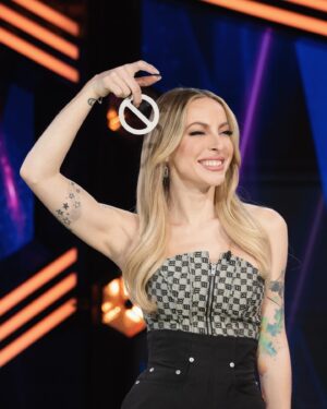 Marie-Mai Instagram - Ça sent les derniers milles pour nos célébrités! Déjà?!?!??
Mais je vous assure que RIEN est n’encore joué. Les prochaines semaines seront INTENSES, pour le moindre!!!
Manquez pas le show de dimanche pour savoir QUI sera sur le bloc, qui partira ET qui sera la prochaine patronne!🔋🔋🔋
@bigbrothercelebrites 
@noovo.ca