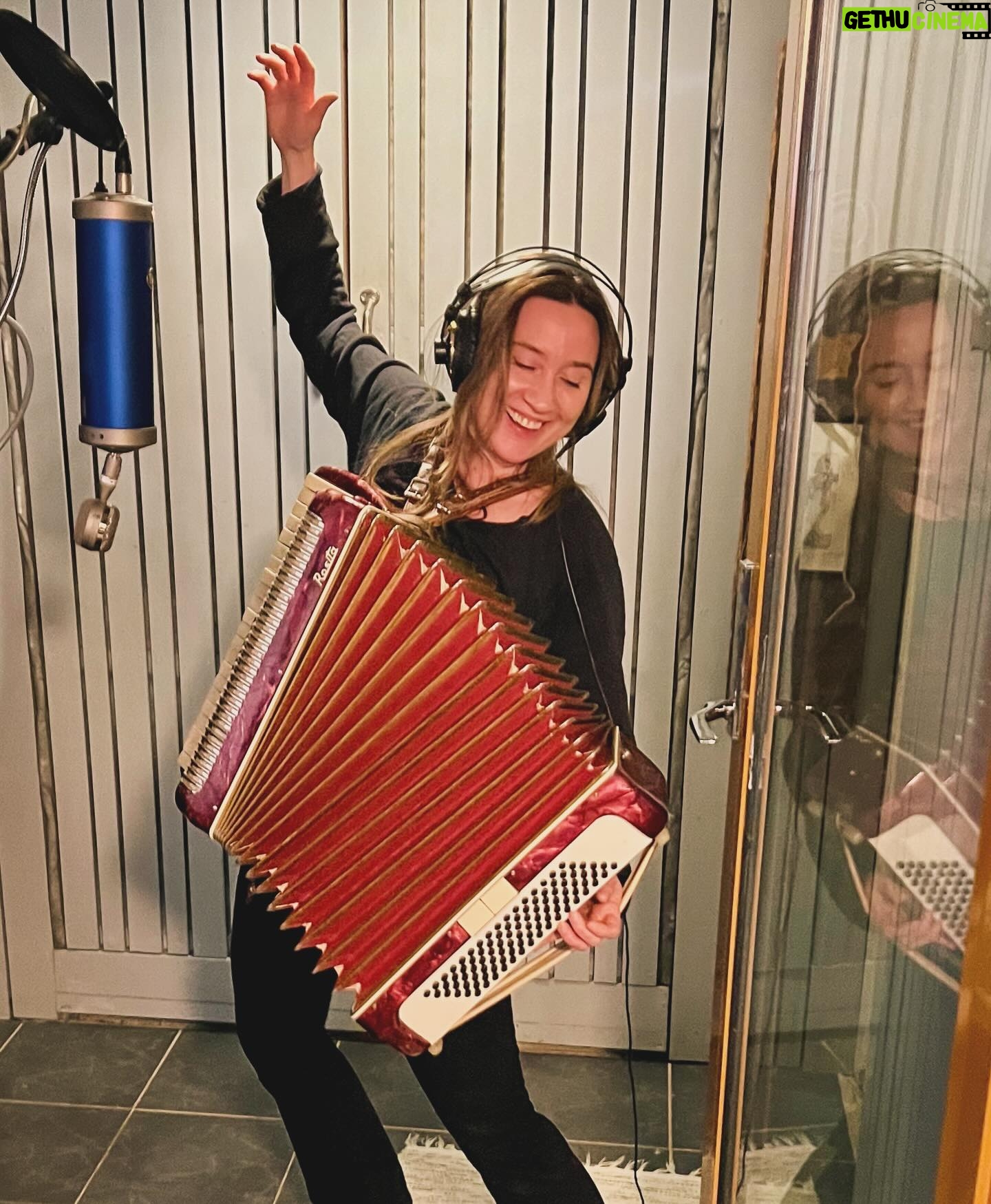 Marie Fredriksson Instagram - An amazing afternoon in the amazing T&A studio with the amazing Malin-My Wall!!!🎯🎯🎯🙏🙏🙏