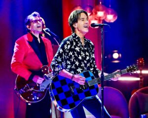Marie Fredriksson Instagram - Saturday April 20! Don’t miss ”Tack för musiken” with Niklas Strömstedt and me. On SvT and SvTPlay! Lots of fun, lots of music! 🎈🎈🤪🤪