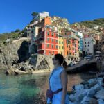 Marie Legault Instagram - Une journée à découvrir les villages de Riomaggiore et de Manarola dans les Cinque Terre avec mes enfants 🇮🇹 #italie #cinqueterre #randonnée #nature #voyage #decouvertedumonde #familytravel #complicité #beautifuldestinations #jolivillage #lovelymoments