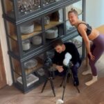 Marie Legault Instagram – Moments de vie du tournage pour le site de ma fille @anouk.hamel @bodybyanouk 🩷🤍🙏🏻
#behindthescenes #tournagevideo #mereetfille #complicité #fitfamily #momanddaughter #fitnesslife