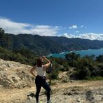 Marie Legault Instagram - Une superbe randonnée (2H30) pour visiter le premier village des Cinque Terre, Semaforo-Punta Mesco 🇮🇹 tellement chouette de partager tout ces moments avec mes enfants ☀️💕 1-1er stop tout en haut Semaforo-Punta Mesco (plus haut que la Tour Eiffel !)🥾💪 2- arrivée à Monterosso, quelques étirements pour soulager les gambettes 💕 3- retour à l’appartement pour déguster le premier melon de la saison 🍈👌 #cinqueterre🇮🇹 #italie #randonnée #sportifs #fitfamily #nature #beauté #paysagemagnifique #voyage #decouvertedumonde #vacancessportives