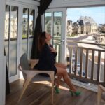 Marie Legault Instagram - Cette petite veste de toile @leonandharper est tout ce qu’il me faut ✨ Petite virée avec ma fille au Croisic il y a quelques semaines 🌸 très sympathique avec cette vue sur la mer ☀️🩵 #jolibalcon #bellevuesurlamer #modefeminine #vestefemme #modeling #mannequinseniorfemme #beauty #beautifuldestinations #over50femalemodels @dresscode_agency prêt 🙏🏻