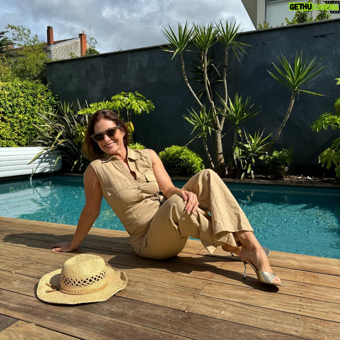 Marie Legault Instagram - Une belle combinaison @derhy que j’adore 😊 Je les collectionne tellement j’aime les porter . #modefemme #combinaisonpantalon #mode #modelling #fashionstyle #modefeminine #lookdujour #chicdécontractée #confortetélégance @dresscode_agency produit offert 🙏🏻
