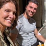 Marie Legault Instagram - La séance ! Soulevé de terre : 4 x 10 Hip thrust sur Swiss ball : 4 x 10 Squat Kb: 3 x 10 Circuit : 40 sec On / 20 sec Off - Skierg - Burpees décomposés - Fentes alternées - Shoulder taps Sauvegarde et fais le 👊🏻 @asicsrunning #coach #looseweight #cardio #workout