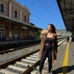 Marie Legault Instagram - Escapade à Portofino, et cette jolie terrasse…. 🤍 #italie #voyage #vacancesavecmesenfants #beautifuldestinations #beauty #soleil #jolieterrasse #portofino #train #smile #bonheur #happywoman #fitnessmotivation #fitwoman #fitfam