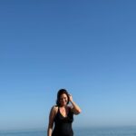 Marie Legault Instagram - Dire que j’étais il y a quelques jours à Nice sur cette plage 🩵 gros soleil et j’ai même pu me baigner ! #niceplage #nature #plage #vacances #bienêtre #soleil #mannequinseniorfemme #over50woman #swimwear #maillotdebain #beautiful #sourire #frecklesgirl #tachesderousseur #beachbody