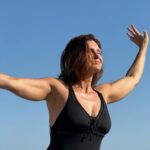 Marie Legault Instagram - Dire que j’étais il y a quelques jours à Nice sur cette plage 🩵 gros soleil et j’ai même pu me baigner ! #niceplage #nature #plage #vacances #bienêtre #soleil #mannequinseniorfemme #over50woman #swimwear #maillotdebain #beautiful #sourire #frecklesgirl #tachesderousseur #beachbody