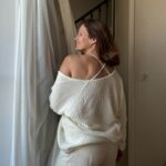 Marie Legault Instagram - Natural light and curtain 🤍📸by @charlotte_bron #behindthescenes #naturalbeauty #photooftheday #lumierenaturelle #feelinggreat #over50model #mannequinseniorfemme #modellife #playful #model #moodoftheday #attitude #barfleur