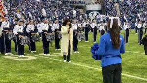 Marie Osmond Instagram - I always enjoy singing the National Anthem, but as a #BYUAlumni, it was extra special being able to sing it at the #BYUFootball game today!!💙🤍 Go cougs!!!
