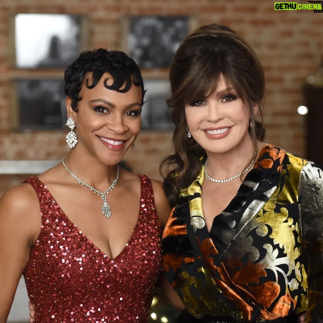 Marie Osmond Instagram - The Christmas Edition was our fun little pandemic project!🥰 I also loved being able to play the villain in this movie across from Carly Hughes!! What was your favorite part?