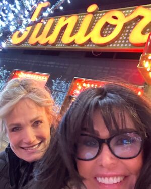 Marie Osmond Instagram - Landed in New York and headed straight to Juniors Deli! Here I come…matzoh ball soup, and hot pastrami sandwich with coleslaw and Russian dressing!!!🤭😋 Looking forward to a fantastic press day tomorrow with Nutrisystem!! Stay tuned for more!!!🥰