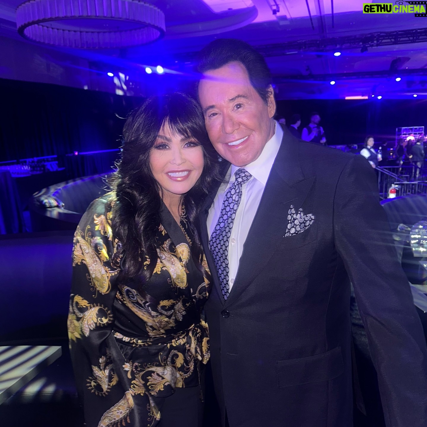 Marie Osmond - 5.6K Likes - Mark Davis (owner of the @Raiders and @AllegiantStadium) is such an amazing friend and one of the nicest people you’ll ever meet!!🥰 He invited me to join him for The Dinner Show before today's #SuperBowl!!✨ I ran into so many amazing friends like @WayneNewtonmrlv and the beautiful @ShaniaTwain and made new ones like Marks's girlfriend, @iamorianthi, and @DHendrickson41! Mark's girlfriend, @iamorianthi, is such a fantastic guitarist and used to play with Michael Jackson. She’s performing as well! But tonight, our surprise entertainers were Super Bowl legends @LadyGaga and @DianaRoss, as well as @IAmWandaSykes and @NBCJayLeno!! ✨ We all had such a phenomenal time!!
I'm going to be watching the game today from Mark's suite and then head to the party afterward!!🏈🏆 Be sure to watch my stories to see all the fun!!