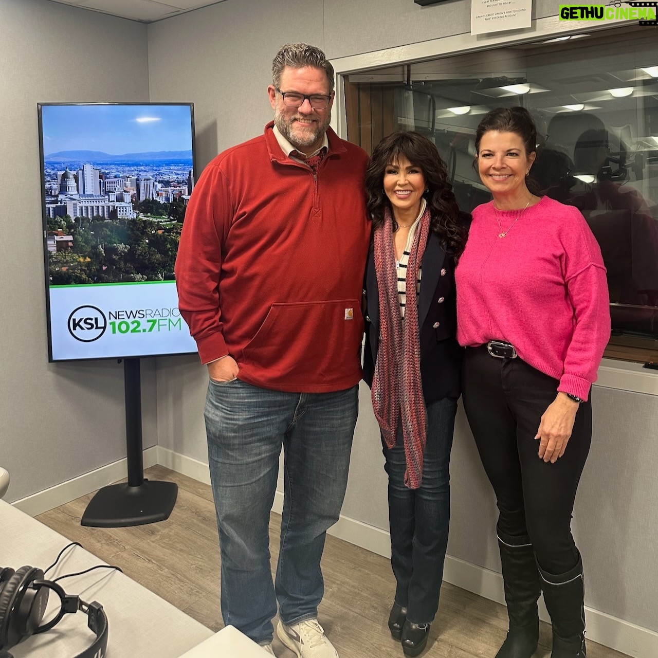 Marie Osmond Instagram - We had such a fun press day yesterday as we're getting ready for my Symphonic Christmas tour!!🥰 I was able to spend the day with Dan Spindle, Rusty Keys, Brian Foxx, Dave Noriega, and Debbie Dujanovic from @kslnews and @fm100.3slc and we honestly had so much fun together! I can't wait for the Nativity Market tonight.✨ Who am I going to be seeing in Sandy, Utah at 4:00? 🙋♀️🙋♀️ If not, I have some good news!! We're adding a VIP Soundcheck to my show in Immokalee, Florida on December 12th!!❄️🎁 Head on over to the link in my bio to sign up! I can't wait to see you! 🎄