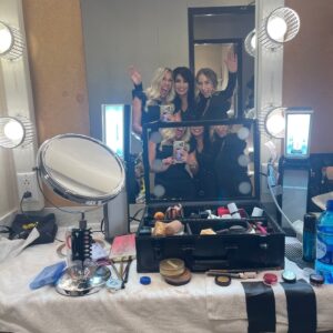Marie Osmond Instagram - Sometimes, I am reminded that I really have been blessed with the best family!🥰 Recently, I've had some amazing people come and support me at my shows. Merrill and his wife stopped by my show close to Washington DC, and then Donny's boys, Jeremy and Christopher as well as their wives Melisa and Alta, joined me last month! We all had so much fun together!!💖💕

Also, a little shot of my makeup case I told you about yesterday!