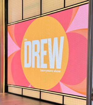 Marie Osmond Instagram - I hope you’ll tune in tomorrow as I co-host the @thedrewbarrymoreshow!!🥰💕 Be sure to check your local listings for air times!