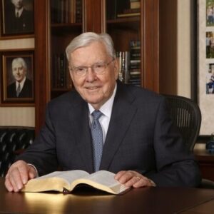Marie Osmond Instagram - M. Russell Ballard, a great man and leader in my church, died last night. I was blessed to know him throughout my life. When I heard him speak at last month’s General Conference, because of age, it felt like he was saying goodbye.

His final words in that talk went to my heart and I won’t soon forget them,

“I leave you my witness and testimony that I know that Jesus is the Christ. He is our Savior, our Redeemer. He is our best friend.” ❤️
Thank you Elder Ballard for your years of service. RIP